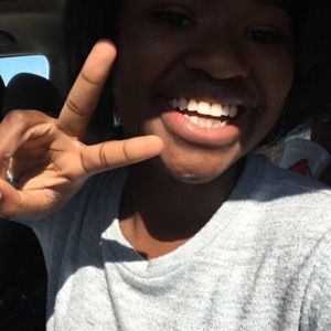 Meet your Posher, Maya